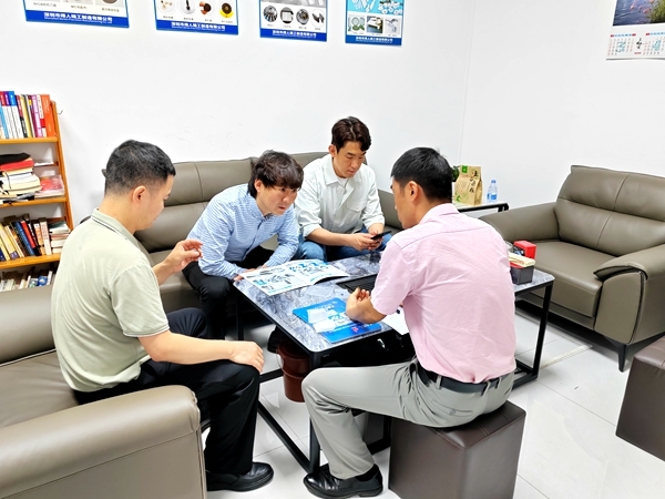 韩国客户到访得人精工,洽谈切割刀片定制加工,双方交流愉快并达成订单合作
